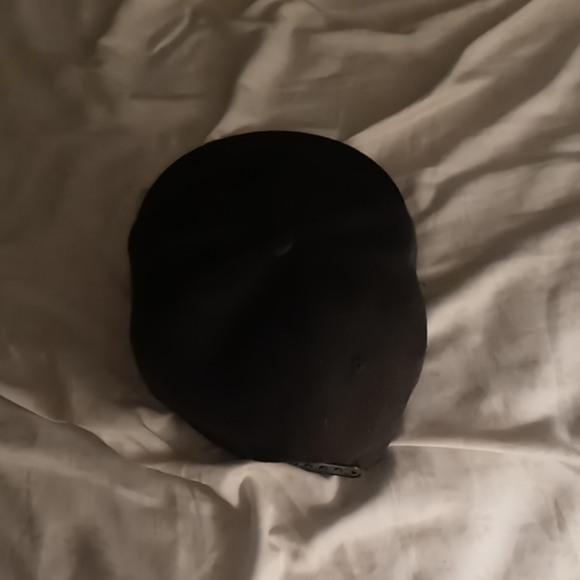 Hat - Picture 2 of 4